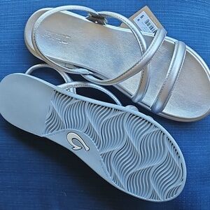 OluKai Tiare Leather Strappy Slingback Sandals In Silver Size 10, EU 40